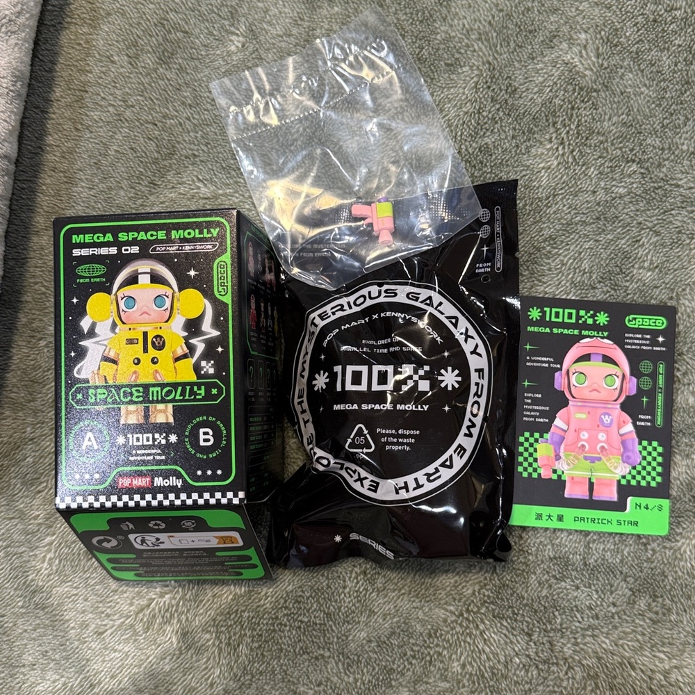Pop Mart MEGA SPACE MOLLY 100% Series 2-B- confirmed Patrick Star